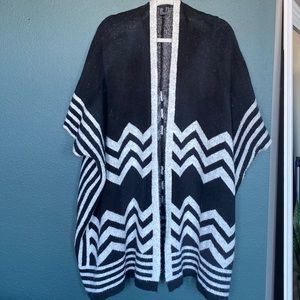 Forever 21 Black & White Shall